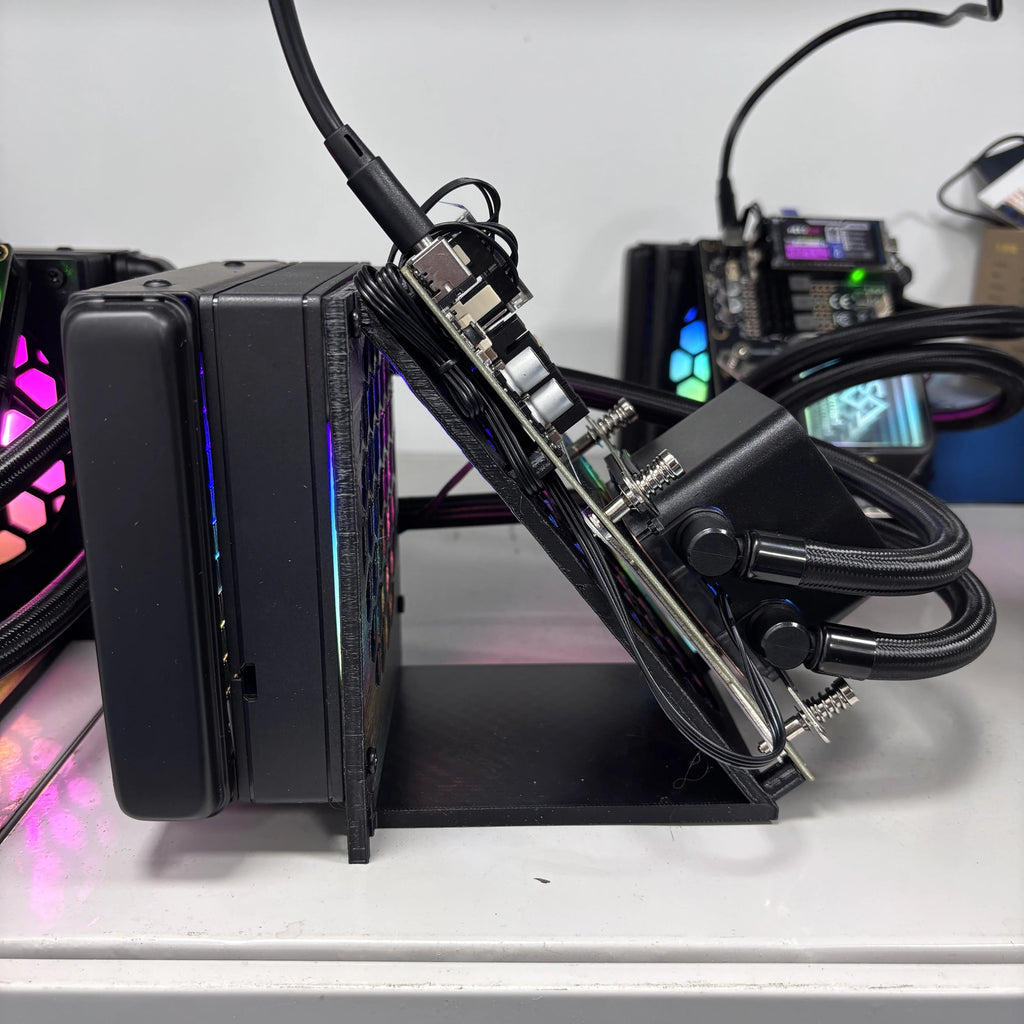 NerdQaxe++ Hydro Bitcoin Miner 6TH/s CE FCC Certification Liquid-Cooled Bitcoin Miner with 4*BM1370 ASIC Chips